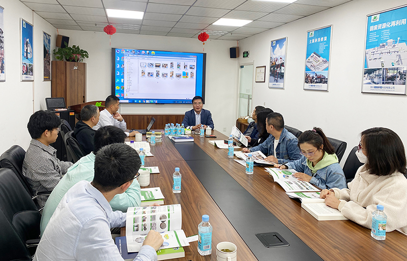 华中科技大学、中南大学一行莅临快盈VIII生产基地考察调研.jpg 华中科技大学、中南大学一行莅临快盈VIII生产基地考察调研.jpg